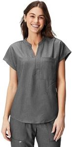 Fabletics Women's Evolve 3-Pocket Scrub Top with an Oversized Fit - MotionTech, 4-Way Stretch, Wrinkle-Resist, Anti-Shrink